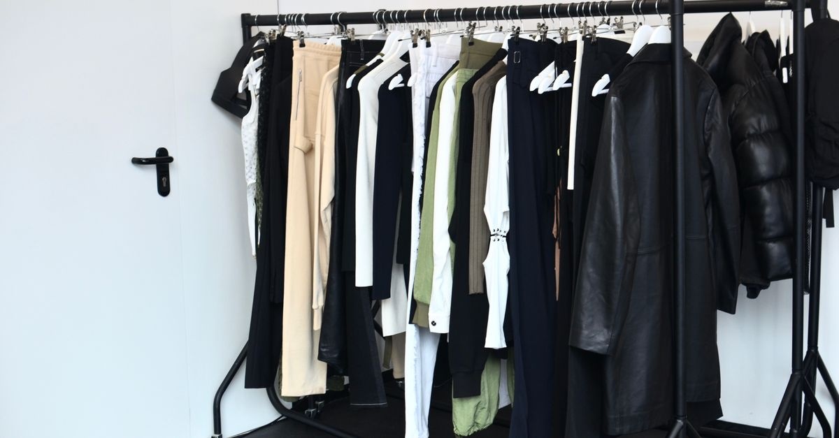 Stilvoll durch Frühling & Herbst: Deine smarte Capsule Wardrobe für wechselhaftes Wetter