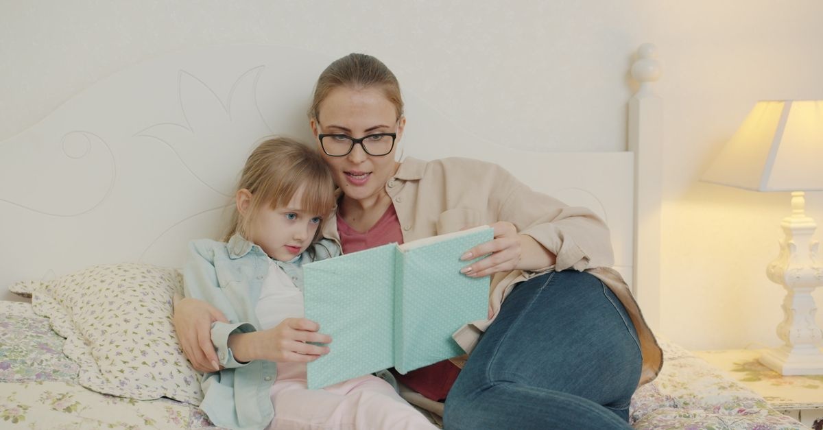 Lesen verbindet: So macht gemeinsames Vorlesen auch mit Leseschwierigkeiten Spaß